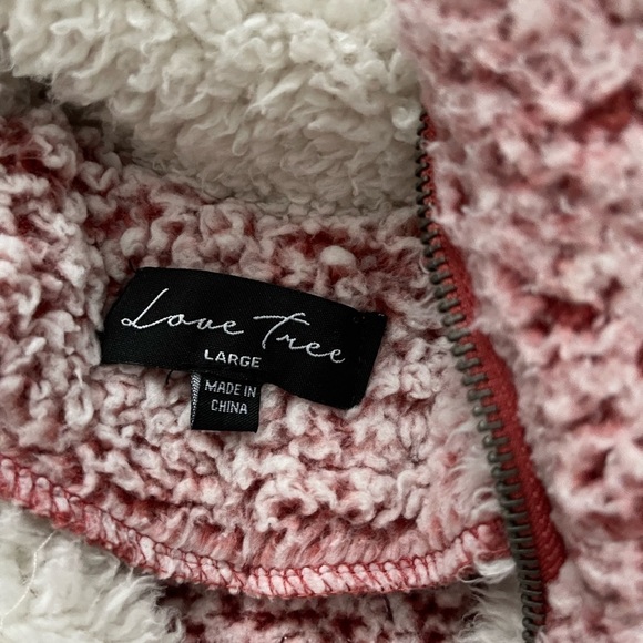 LOVE TREE FAUX FUR RED/CREAM ZIPPER PULLOVER SIZE L - Picture 4 of 6